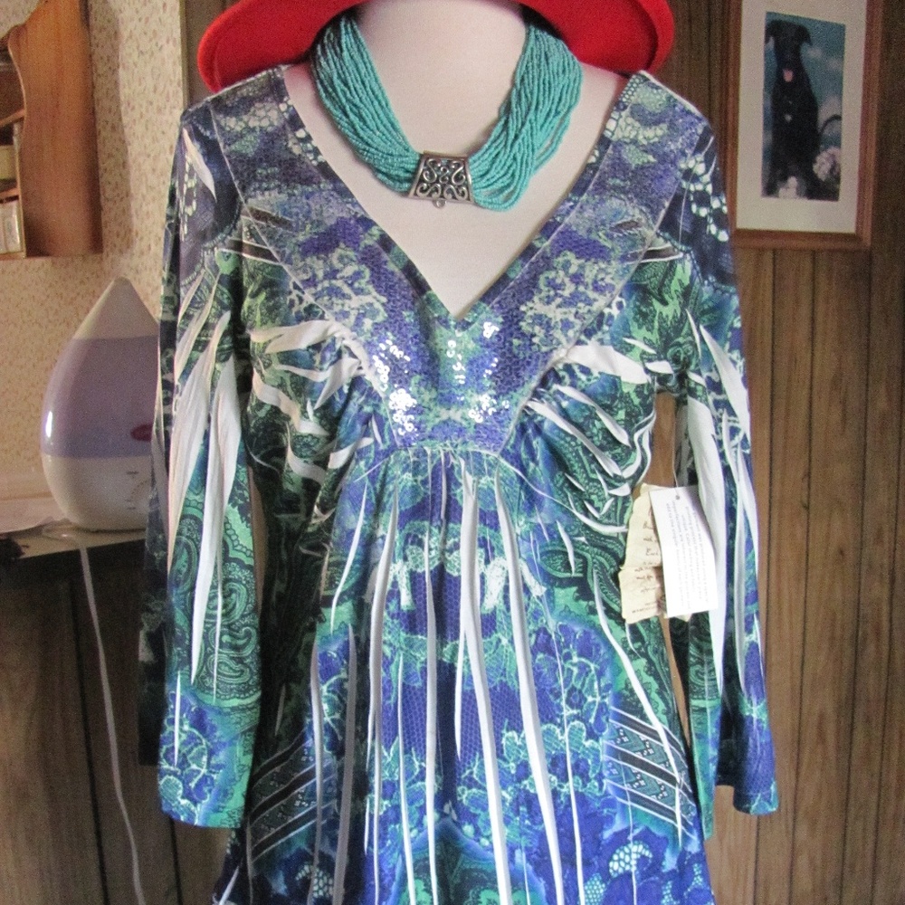 ONE WORLD LIVE AND LET LIVE LADIES V NECK TUNIC
